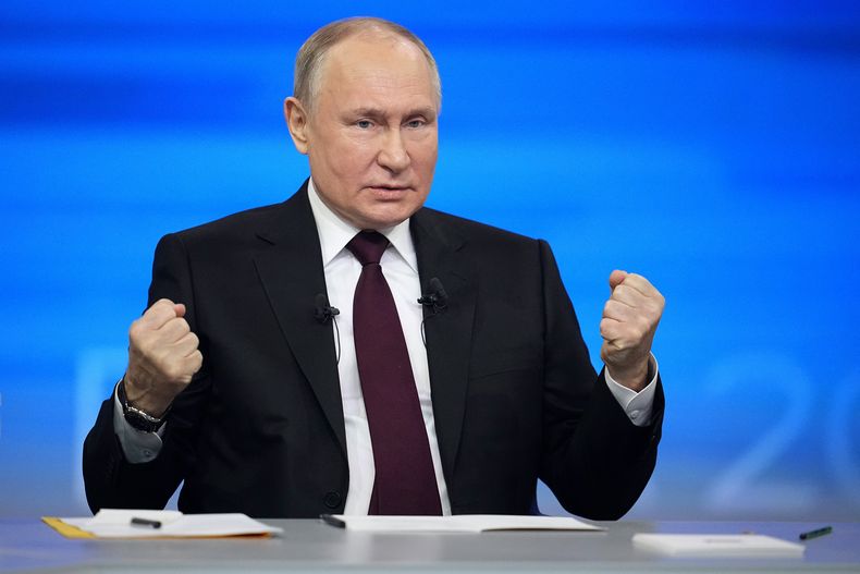 El presidente de Rusia, Vladímir Putin, habla durante su conferencia de prensa anual en Moscú, Rusia, el jueves 14 de diciembre de 2023. (AP Foto/Alexander Zemlianichenko, Pool)