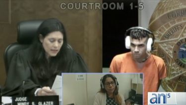 arrestan a tres sujetos de origen cubano que intentaban colocar lector de tarjetas en gasolineras