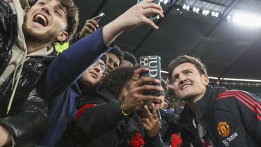 Martínez amenaza la titularidad de Maguire en Man United