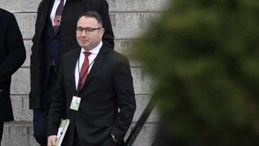Ejército no investiga a oficial que testificó contra Trump