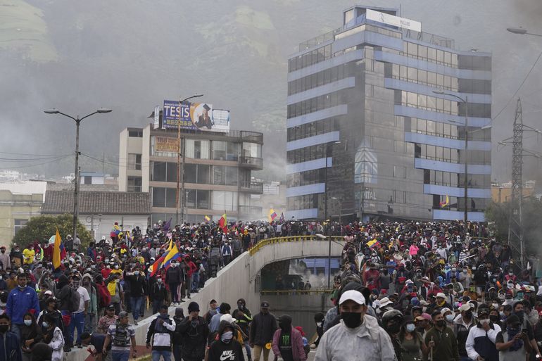 Ecuador: Puyo, ciudad sitiada y en crisis por las protestas