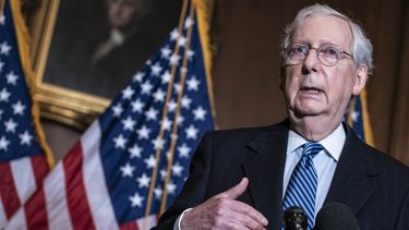 Mitch McConnell insta a Senado a aprobar ley de Defensa