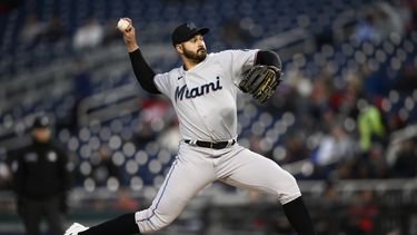 López mejora efectividad a 0.39, en victoria de Marlins