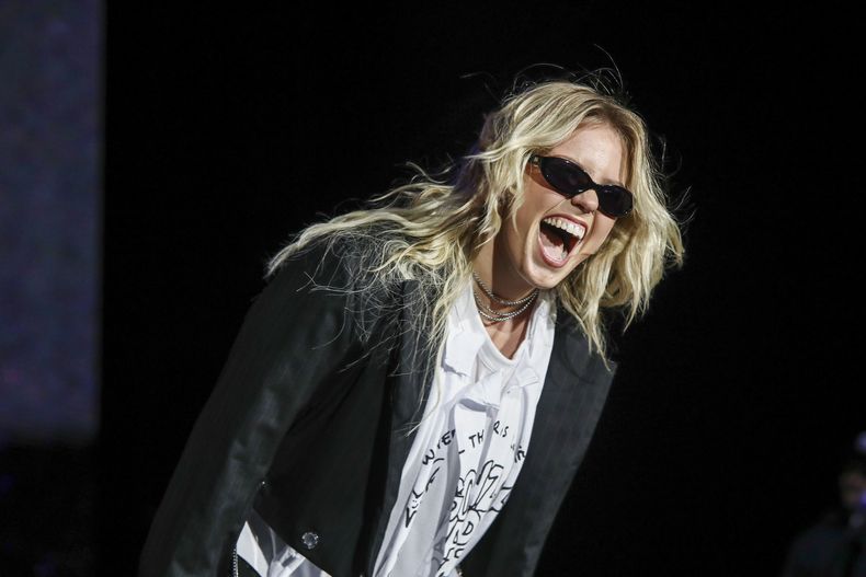 La cantautora Renee Rapp durante su presentación en el festival de música All Things Go el domingo 29 de septiembre de 2024 en el estadio Forest Hills en Forest Hills, Nueva York. (Foto Andy Kropa/Invision/AP)