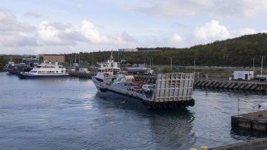 Fuera de funciones la barcaza destinada al transporte de carga a Vieques debido a que está en reparación