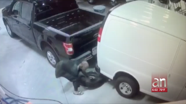 Policía de Miami tras la pista de ladrones de costosas gomas de camiones y camionetas comerciales