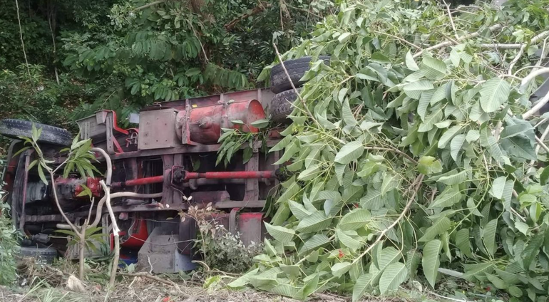 Un accidente de tránsito masivo en Songo La Maya deja casi 40 heridos