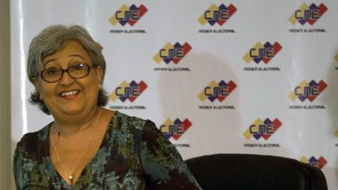 Posponen para mayo elección presidencial en Venezuela