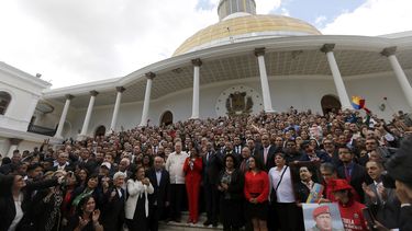 Constituyente subordina poderes públicos de Venezuela