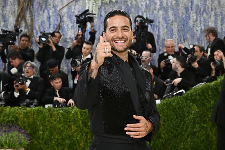 ARCHIVO - Maluma llega a la gala benéfica del Instituto del Vestido del Museo Metropolitano de Arte, que celebra la inauguración de la exposición El arte del vestido, el lunes 4 de mayo de 2026 en Nueva York. (Foto Evan Agostini/Invision/AP, archivo)