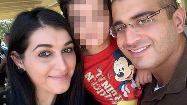 captada en camara la esposa del asesino de orlando cuando compraba municiones en una tienda de armas
