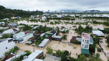 Casas sumergidas por inundaciones en Khanh Hoa, Vietnam, el 20 de noviembre de 2025. (Nguyen Huy Thanh/VNA via AP)