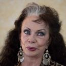 ARCHIVO - La bailarina Yolanda Montes Tongolele, durante una entrevista en la Ciudad de México el 18 de marzo de 2014. (Foto AP/Eduardo Verdugo, archivo)