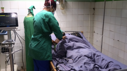 mueren tres cubanos y cuatro resultan heridos tras caida de un rayo en moa, holguin