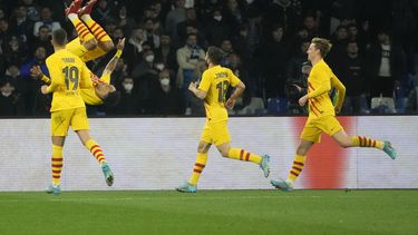 Barcelona doblega a Napoli y avanza en Europa League