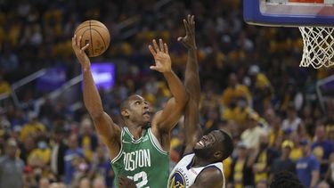 Tatum no consigue ayuda de Celtics en 2do juego de finales
