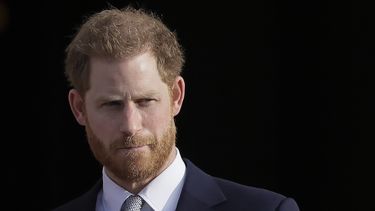 ARCHIVO - El príncipe Enrique de Gran Bretaña llega a los jardines del Palacio de Buckingham en Londres, el 16 de enero de 2020. (Foto AP/Kirsty Wigglesworth, archivo)