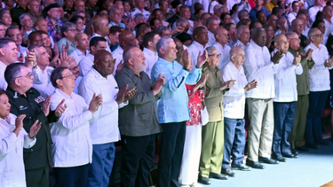 Raúl Castro reaparece en público a los 95 años tras semanas de ausencia