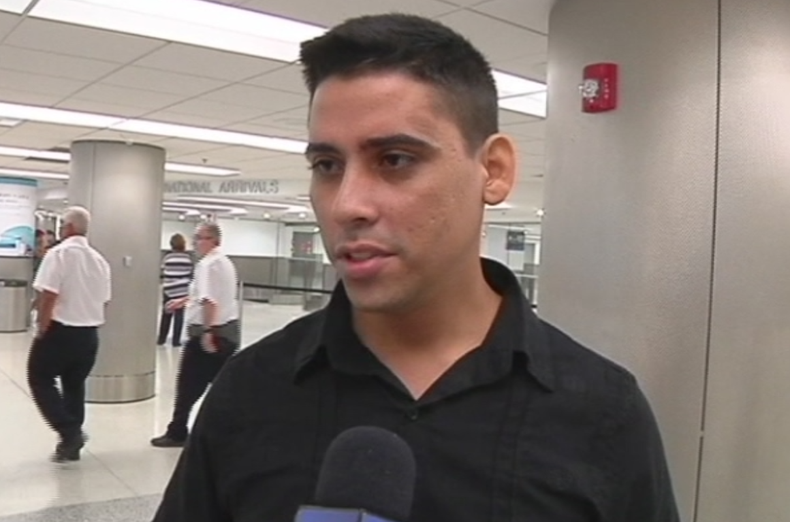 CARLOS AMEL OLIVA.png