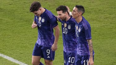 Argentina y Messi cierran fogueo con goleada a Emiratos