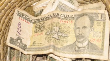 cuba: sube salario medio estatal... a 24 dolares mensuales