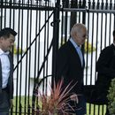 Biden recurre a Obama para promover inscripción al Obamacare