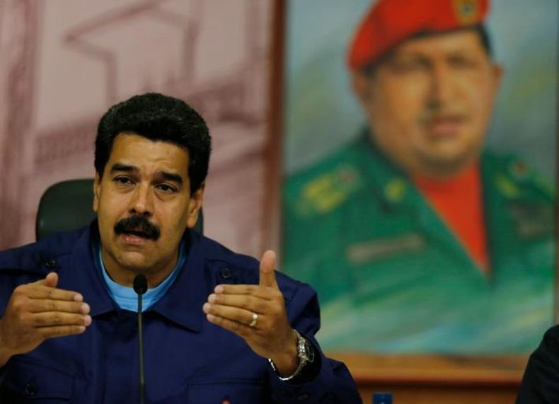 9 horas y 22 minutos encadenó Maduro a los medios comunicación sólo en agosto. En 2014 ordenó 72 cadenas de radio y televisión, lo que significó una presencia total de 125 horas y 25 minutos. Aunque muy por de bajos de su mentor Fidel Castro.