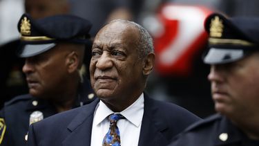 corte anula sentencia de bill cosby por agresion sexual