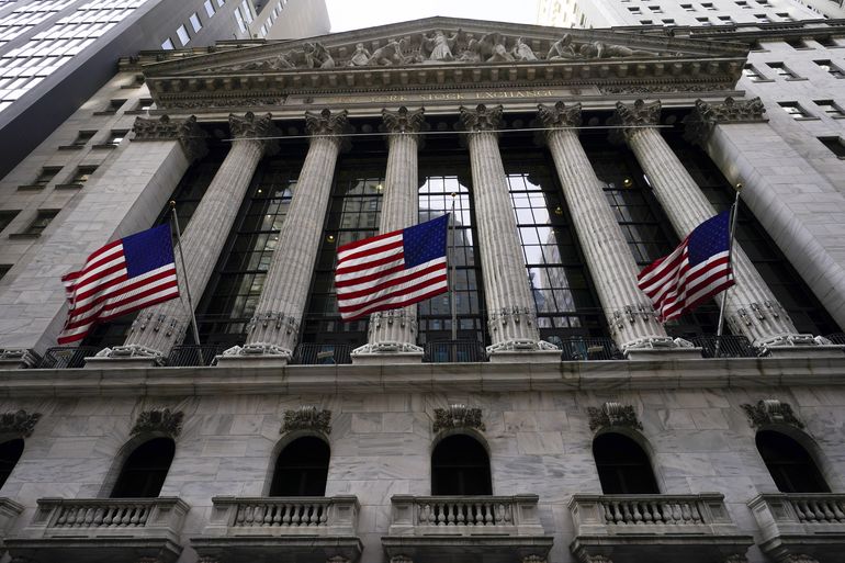 Wall Street sube pronunciadamente tras días de altibajos