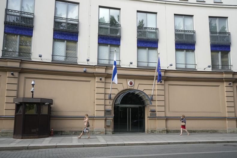 Una vista del consulado finlandés en San Petersburgo, Rusia, el jueves 6 de julio de 2023. (AP Foto/Dmitri Lovetsky)