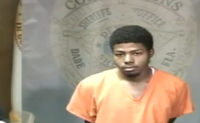 La policía tiene bajo arresto ya a dos sospechosos que en agosto pasado entraron a robar en una casa del noreste de Miami - Dade e hirieron de bala a un joven que quedó paralítico de la cintura hacia abajo.