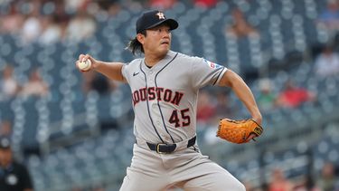 El lanzador de los Astros de Houston, Tatsuya Imai, lanza durante la tercera entrada de un partido de béisbol contra los Nacionales de Washington, el martes 7 de julio de 2026, en Washington. (Foto AP/Terrance Williams)