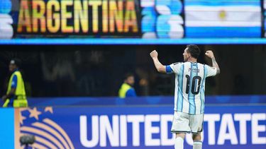Lionel Messi celebra tras anotar el segundo gol de Argentina en la victoria 2-0 ante Egipto en los octavos de final del Mundial, el martes 7 de julio de 2026, en Atlanta. (AP Foto/Jacob Kupferman)