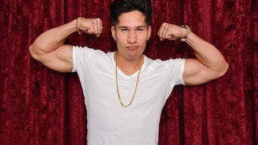 chyno miranda regresa a los estudios de grabacion tras superar la covid-19