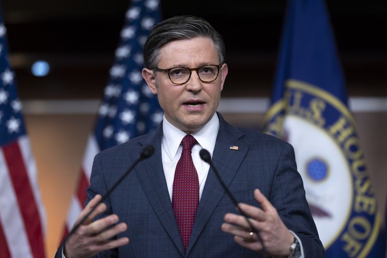 El titular de la Cámara de Representantes de Estados Unidos, el republicano Mike Johnson, en el Capitolio en Washington, el 16 de abril de 2024. (Foto AP/J. Scott Applewhite)