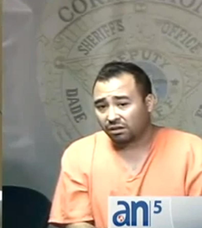 Compareció hoy en corte el hombre de Miami Beach acusado de tener una relación amorosa con un jovencito de 14 años.