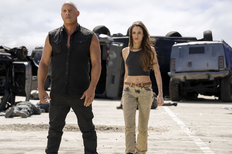 En esta imagen proporcionada por Universal Pictures, Vin Diesel, izquierda, y Daniela Melchior en una escena de Fast X. (Peter Mountain/Universal Pictures vía AP)