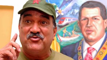 americateve | En Venezuela encarcelan a un ex alcalde chavista por traición al partido de gobierno tras supuestamente ayudar a la oposición a ganar la alcaldía de la ciudad de Maturín.