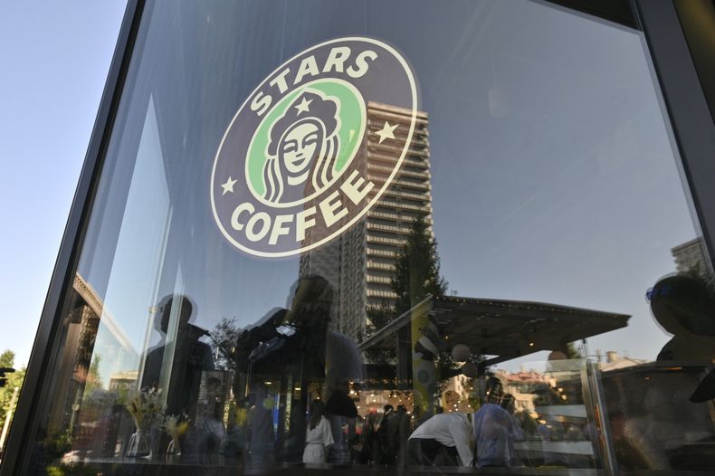 EUR-ECO RUSIA-STARBUCKS-SUCESOR