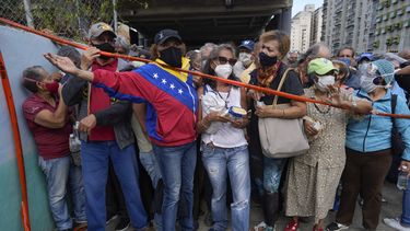 Rusia, en problemas para cumplir con pedidos de Sputnik V