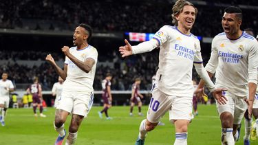 Con golazos, Real Madrid aplasta a la Real Sociedad