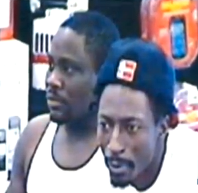 Revelan video de vigilancia que podría llevar a la captura de dos sujetos que se robaron una bolsa con un valor superior a los dos mil dólares...mientras su dueña ponía combustible en una gasolinera ubicada en el suroeste de Miami.