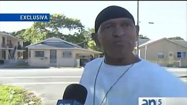 americateve | Tras una intensa búsqueda por un vecindario del noroeste de Miami, un equipo de América Noticias entrevistó en exclusiva al hombre que acaparó titulares internacionales cuando intentó negociar un cocodrilo vivo por cerveza.