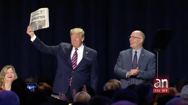 El presidente Trump celebra su triunfo sobre juicio político en su contra
