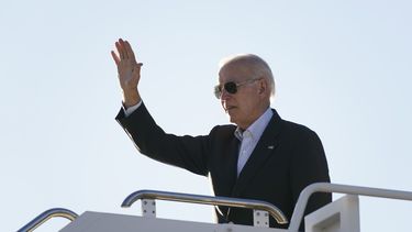 Revisan posibles documentos confidenciales en centro Biden