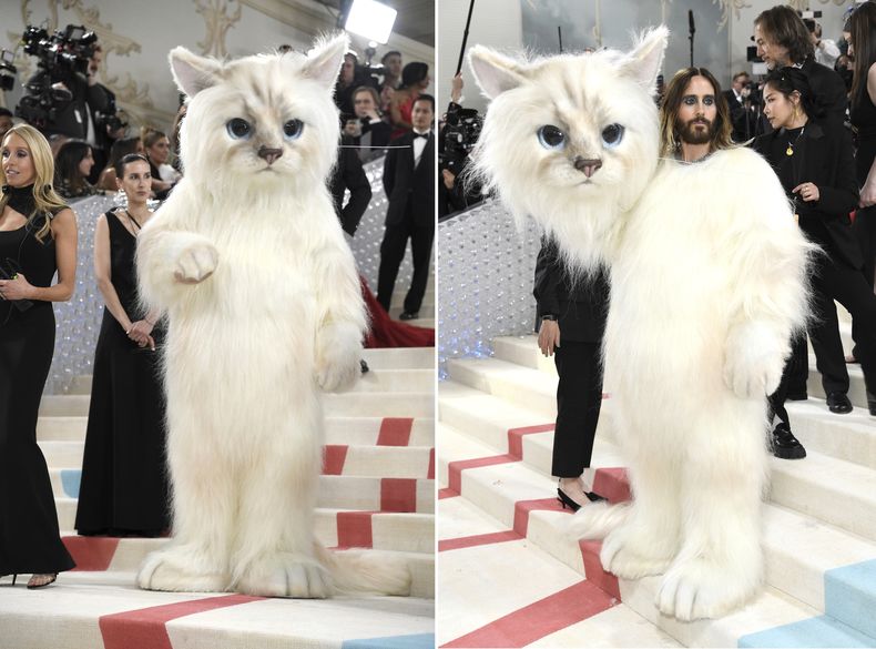 Esta combinación de fotografías muestran a Jared Leto vestido como la gata Choupette al llegar a la gala del Instituto del Vestido del Museo Metropolitano de Arte para celebrar la inauguración de la exposición Karl Lagerfeld: A Line of Beauty el lunes 1 de mayo de 2023 en Nueva York. (Foto Evan Agostini/Invision/AP)