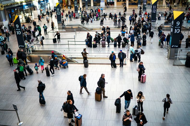Foto de la estación de trenes Penn Station de Nueva York el 21 de diciembre del 2023. (AP foto/Eduardo Munoz Alvarez)