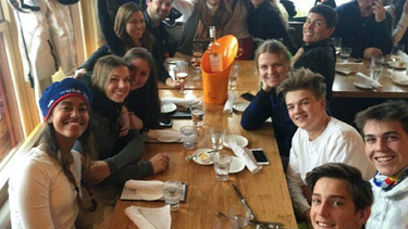 a dream crew! los amigos millonarios de malia obama