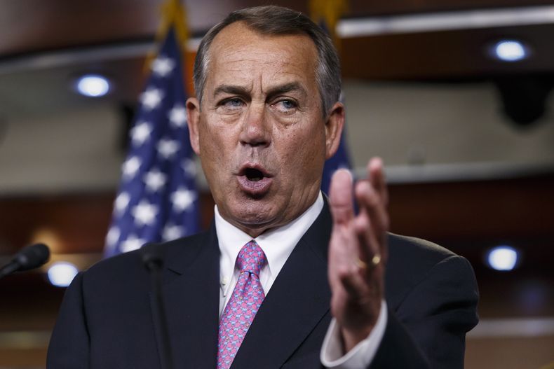 El presidente de la C&aacute;mara de Representantes, el republicano John Boehner, responde preguntas sobre su agenda legislativa durante una conferencia de prensa efectuada en el Capitolio de Washington, el mi&eacute;rcoles 26 de marzo de 2014. (Foto AP/J
