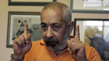 El escritor cubano Leonardo Padura durante una entrevista en su casa en La Habana.